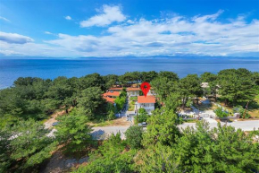 Helios Villa Sea Front - 3 bedrooms 7 guests